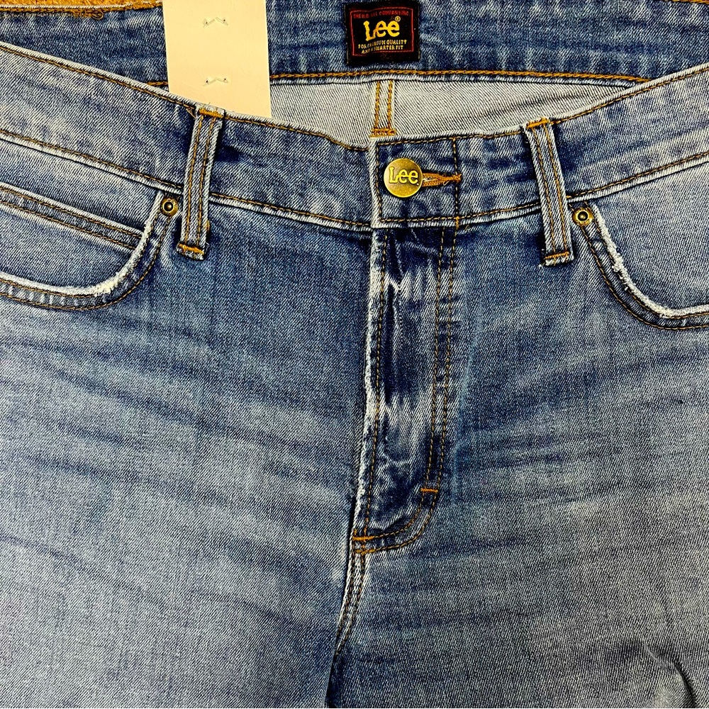 Lee 👖 - Picture 2 of 4